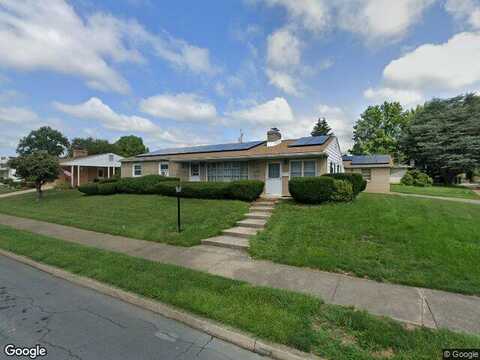 Maple, CAMP HILL, PA 17011