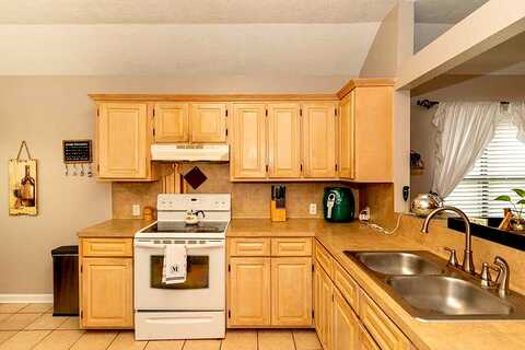 Avenue, NEDERLAND, TX 77627