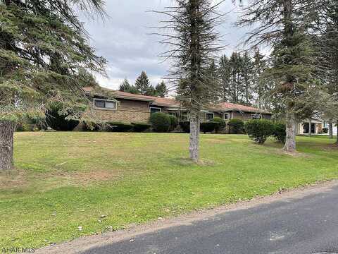 Oak, WINDBER, PA 15963