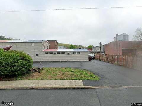 Kingsmill, HAWLEY, PA 18428