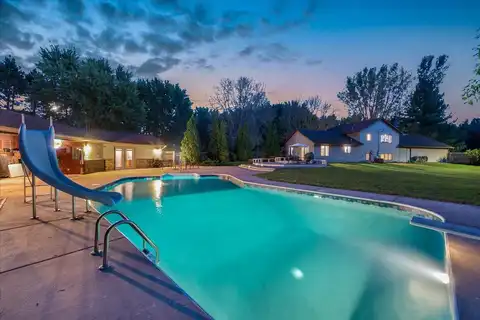 Notre Dame, FOREST LAKE, MN 55025
