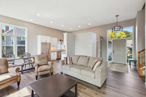 Castle Ridge, CHANHASSEN, MN 55317