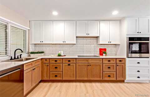 Vine, CENTENNIAL, CO 80122