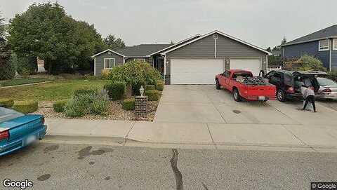 Makenna, EAST WENATCHEE, WA 98802