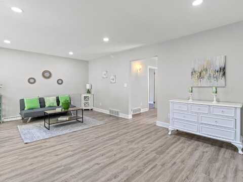 60Th, MILWAUKEE, WI 53220