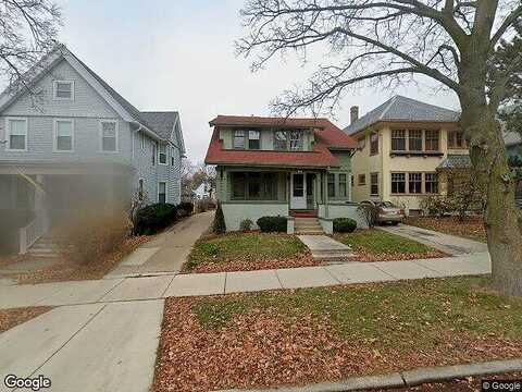 Maryland, MILWAUKEE, WI 53211