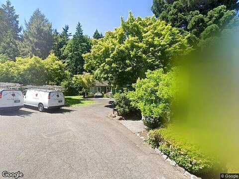Lilli, LAKE OSWEGO, OR 97034
