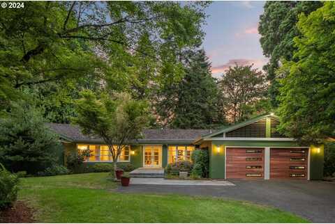 Lilli, LAKE OSWEGO, OR 97034