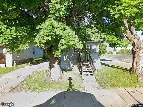 Broad, OSHKOSH, WI 54901