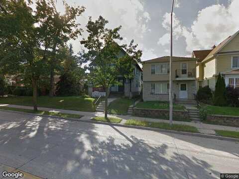 76Th, MILWAUKEE, WI 53214