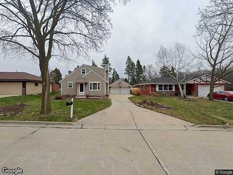 106Th, MILWAUKEE, WI 53227