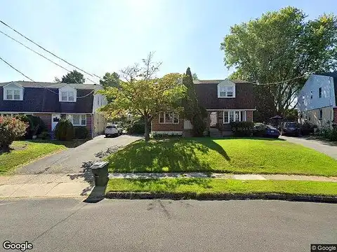 Oak, BROOKHAVEN, PA 19015