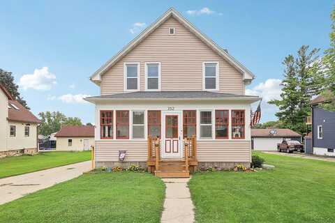 Henninger, MAYVILLE, WI 53050