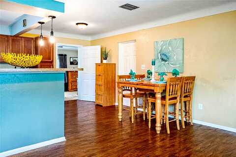 15Th, SAINT PETERSBURG, FL 33703