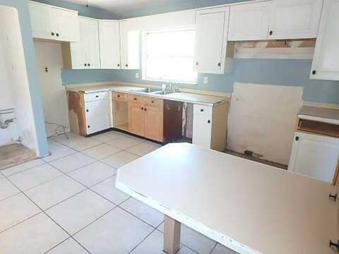 13Th, SAINT PETERSBURG, FL 33710