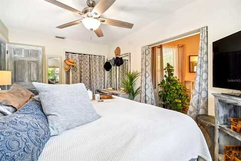 Trade Winds, DUNEDIN, FL 34698