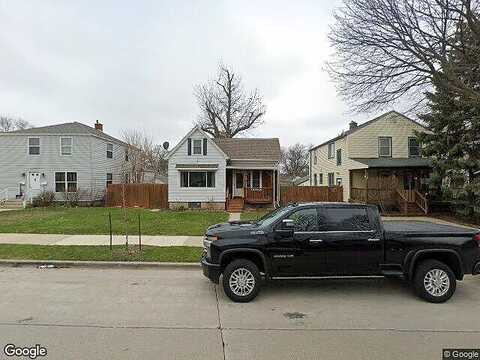 76Th, MILWAUKEE, WI 53219