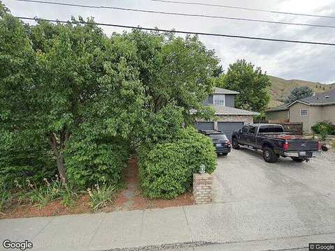 5Th, WENATCHEE, WA 98801