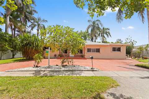 1St, DANIA, FL 33004