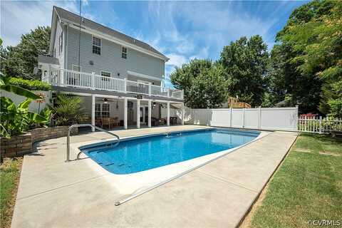 Hoskins, TAPPAHANNOCK, VA 22560