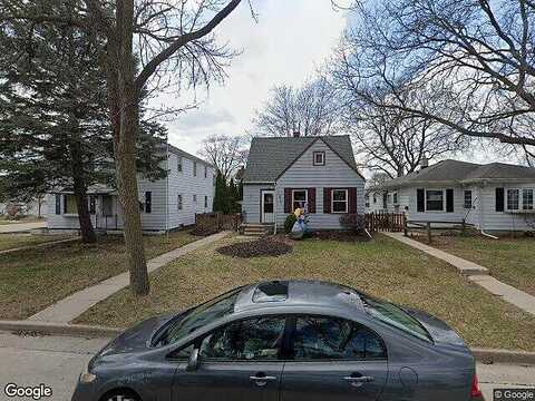 113Th, MILWAUKEE, WI 53214