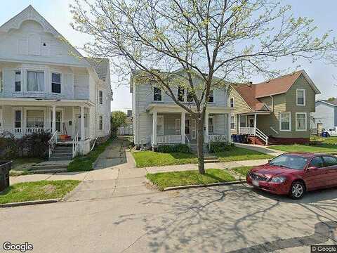 Villa, RACINE, WI 53403