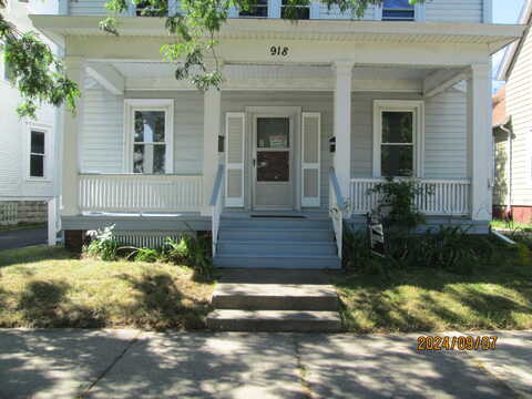 Villa, RACINE, WI 53403