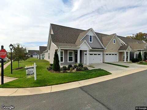 Holly Berry, FREDERICKSBURG, VA 22407