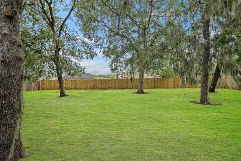 Hollychase, CLUTE, TX 77531
