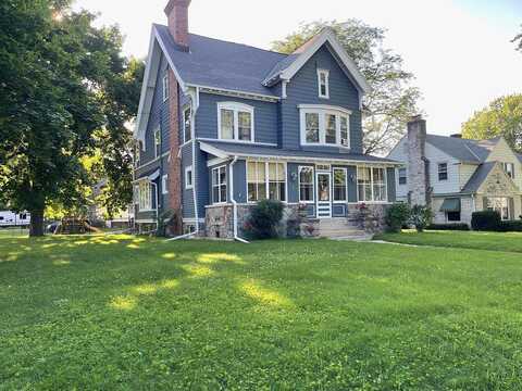 Grand, HARTFORD, WI 53027
