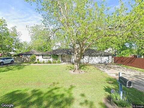 Avenue B, BRAZORIA, TX 77422