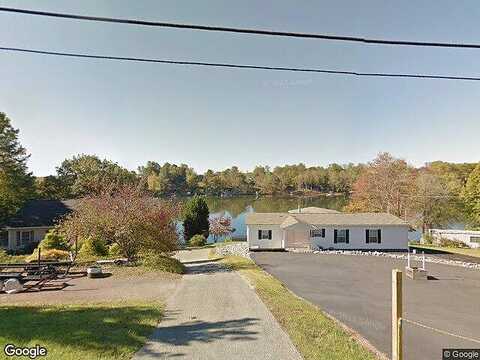 Kaseys Lakeview, MONETA, VA 24121