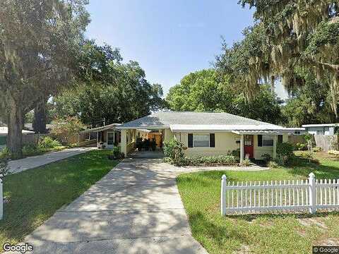1St, MOUNT DORA, FL 32757