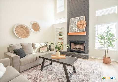 Gina, HARKER HEIGHTS, TX 76548