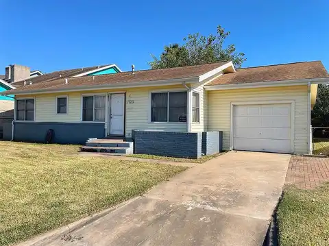 Avenue Q 1/2, GALVESTON, TX 77551