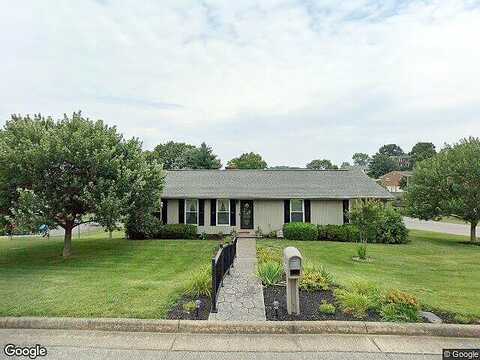 Gloria, SALEM, VA 24153