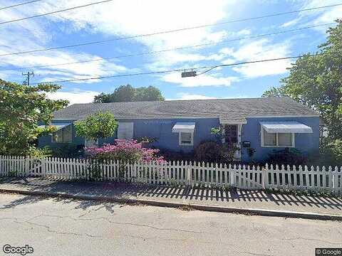 9Th, Lake Worth, FL 33460