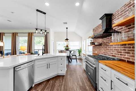 Carly Cove, SPRING, TX 77386