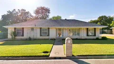 Wade, BEDFORD, TX 76022