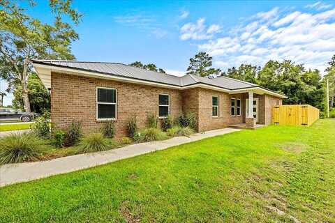 Hal, NICEVILLE, FL 32578