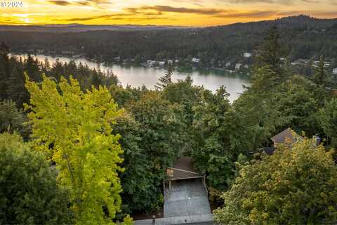 Woodland, LAKE OSWEGO, OR 97034