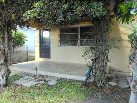 D, Lake Worth, FL 33460