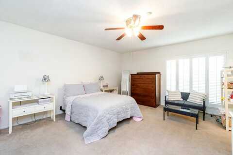 S Clovis Ave, Fresno, CA 93727
