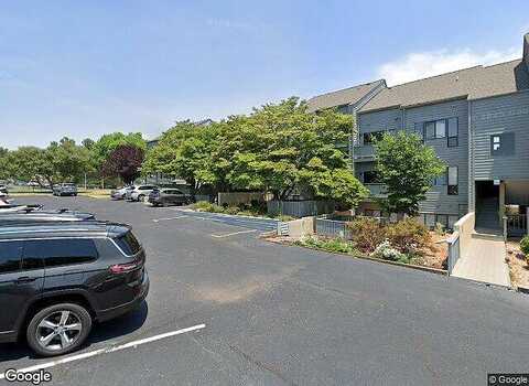 Clubhouse Towers Cir, Moneta, VA 24121