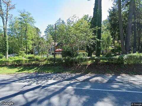 Markwood Ave, Mount Gretna, PA 17064