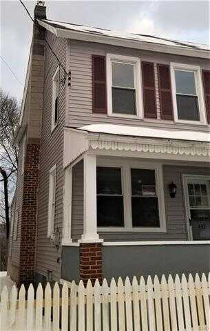 S Walnut St, Slatington, PA 18080