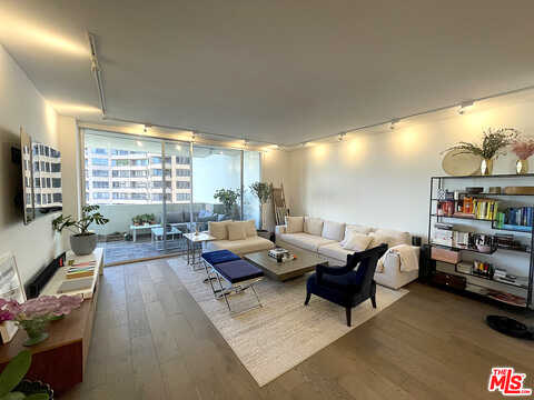 Wilshire Blvd, Los Angeles, CA 90024