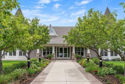 Clydesdale Trl, Medina, MN 55340