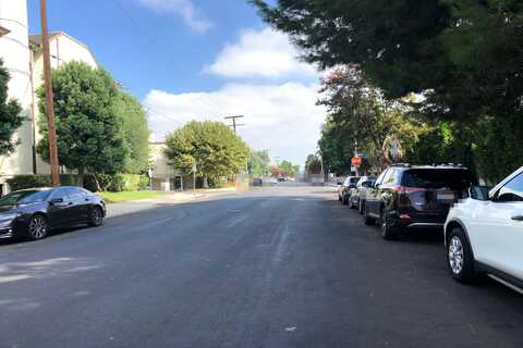 Zelzah Ave, Encino, CA 91316