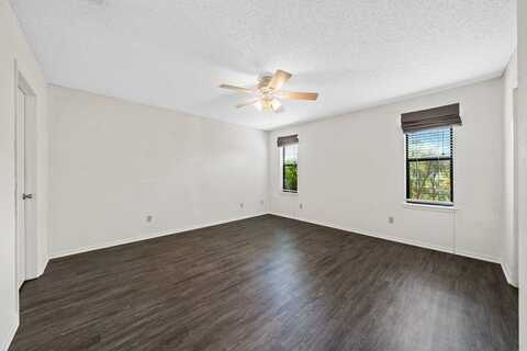 Stephanie, KERRVILLE, TX 78028